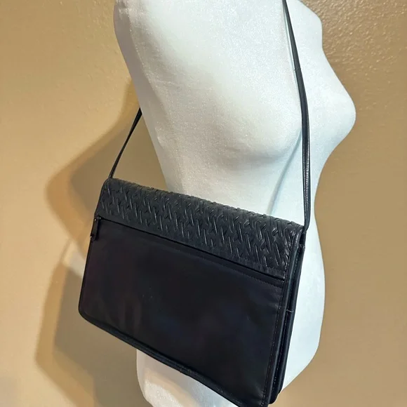 Etienne AIGNER Vintage Genuine Soft Buttery Leather Woven Crossbody Black Bag - Picture 4 of 16